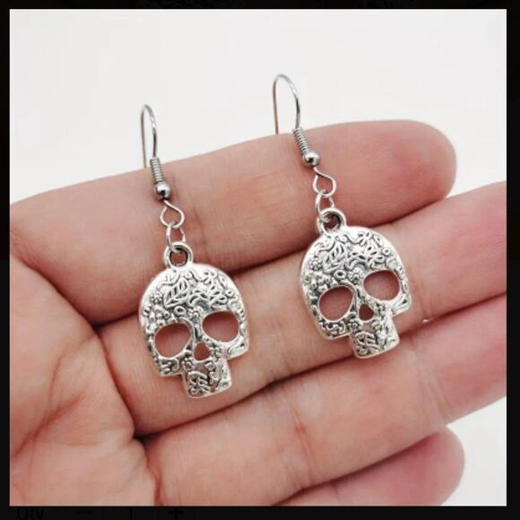 Minimalist sugar skull earrings dia de los muertos jewelry - Picture 4 of 5